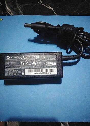 Hp 65w 19v 3.5 A boru uç adaptör 