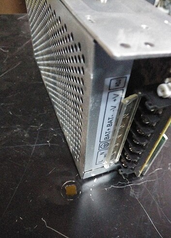  Beden Mervesan markası MT UPS 150 power supply akü şarj özellikli 24 v