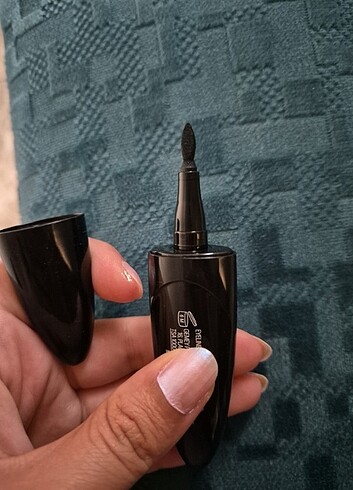 Beden Maybelline curvy eyeliner