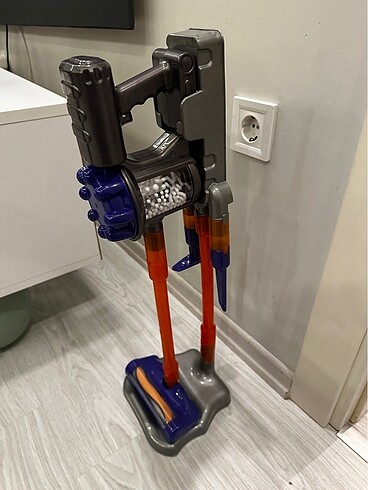 Oyuncak dyson süpürge
