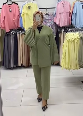 Trendyol & Milla Kadın Haki Piliseli Uzun Kollu Takım