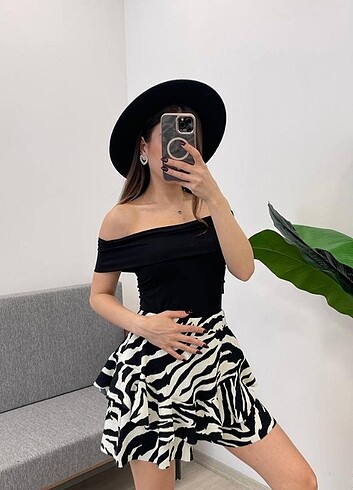 Zebra desenli etek