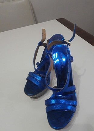 Nine west