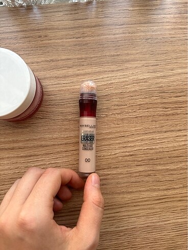 Maybelline instant eraser kapatıcı