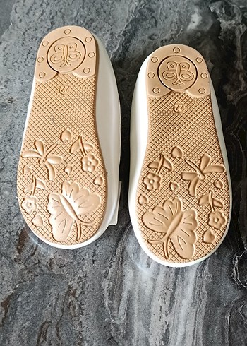 Kız Çocuk Beyaz Fiyonklu Babet Ayakkabı - Görsel 2