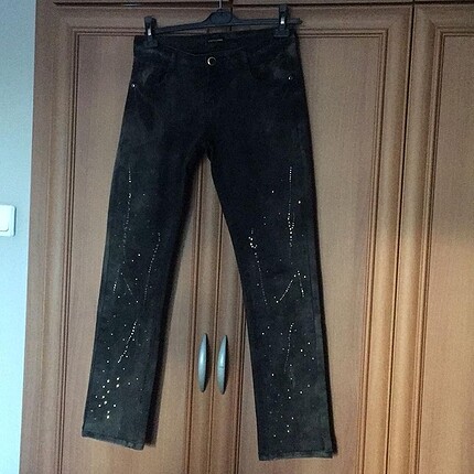 Taşli kot pantolon