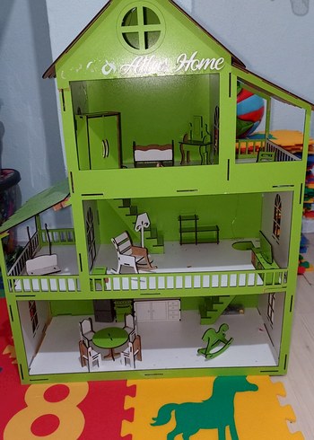 Renkli Yeşil Ahşap Oyuncak Ev