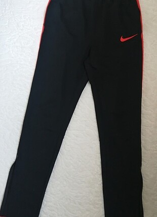 Nike kırmızı siyah eşofman altı