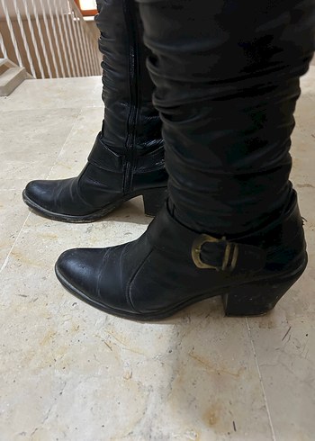 Siyah Deri Tokalı Kadın Uzun Çizme - Görsel 8