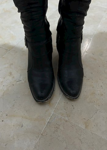 Siyah Deri Tokalı Kadın Uzun Çizme - Görsel 2