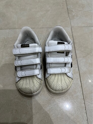 24 Beden beyaz Renk Adidas çocuk ayakkabı