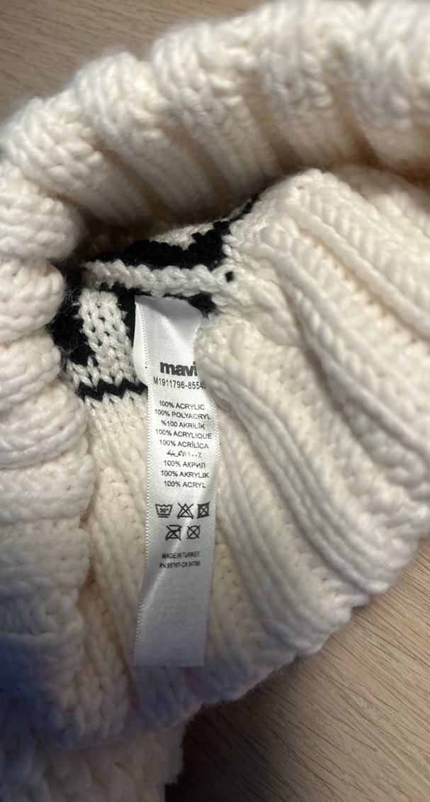 Beyaz Örgü Kadın Bere mavi marka - Görsel 4