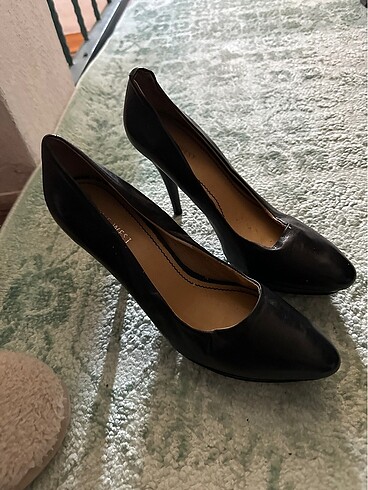 nine west stiletto