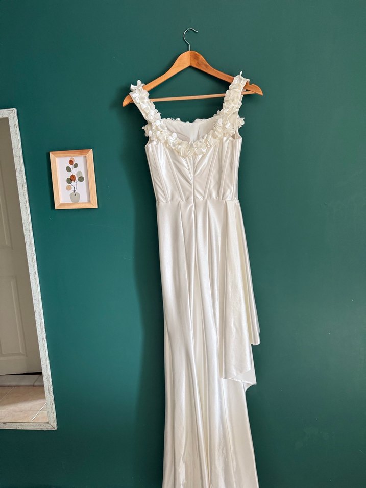 Uzun Beyaz Gelinlik İsteme Elbisesi - Görsel 4