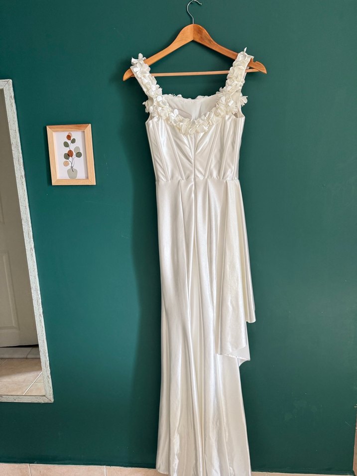 Uzun Beyaz Gelinlik İsteme Elbisesi - Görsel 3