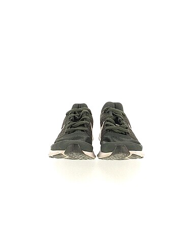 38 Beden Nike Spor Ayakkabı %70 İndirimli.