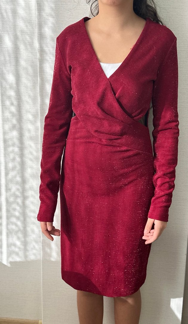 Adl night zoom Bordo Parlak Drapeli V Yaka Midi Elbise - Görsel 2