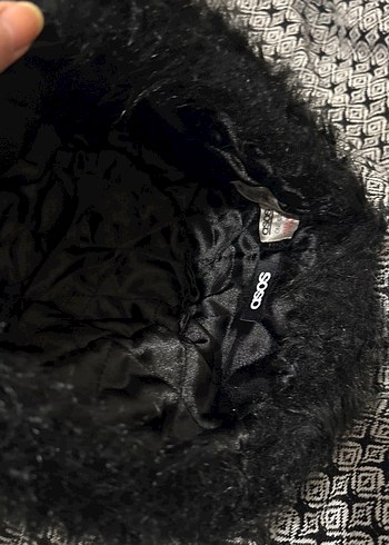 Siyah Yün Kadın Şapka Peluş Detaylı - Görsel 3