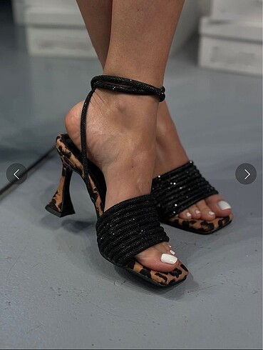 Zara Leopar taşlı topuklu ayakkabı