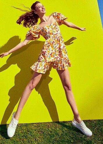 Koton çiçekli elbise afra saraçoğlu modeli 