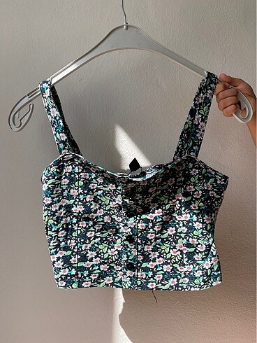 Crop çiçekli mini üst