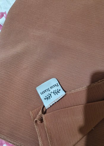 Diğer tarçın rengi şal