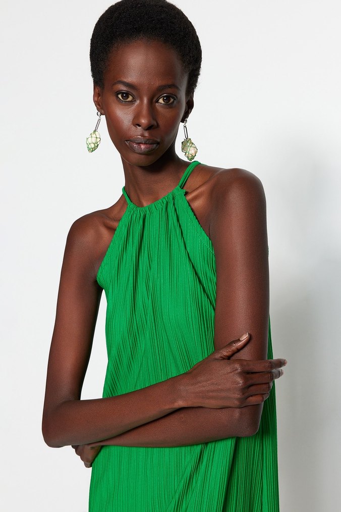 Yeşil Pilili Uzun Askılı Kadın Elbise - Görsel 3