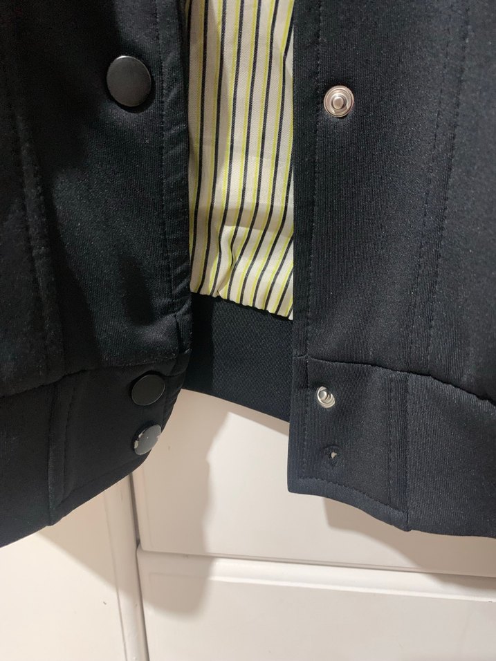 Siyah Düğmeli Kısa Ceket - Görsel 5