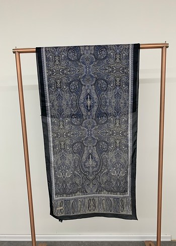 Gri Bohem Tarzı Saten Şal - Görsel 3