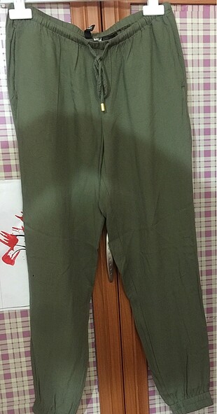 Haki yeşil paçaları büzgülü H&M pantolon