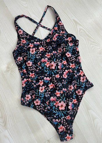 Çiçek Desenli Kadın Mayo - Görsel 3