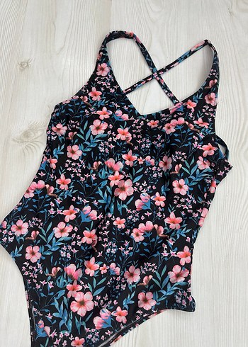 Çiçek Desenli Kadın Mayo - Görsel 2