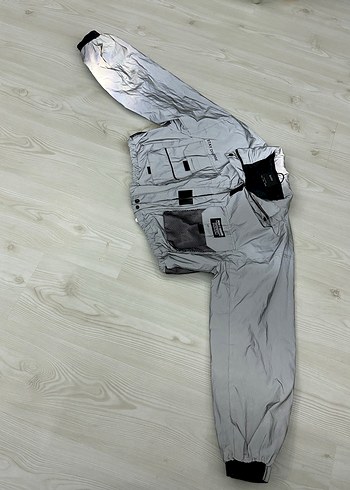 l Beden BERSHKA REFLEKTÖR CEKET