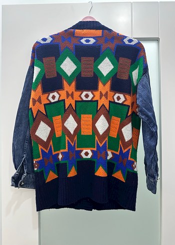 s Beden DENIM KOL DETAYLI DESENLİ TRİKO HIRKA