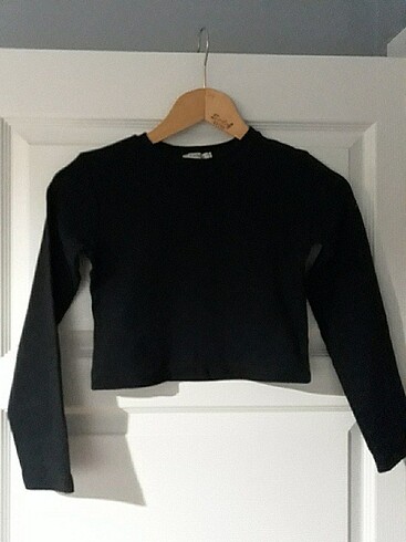 Siyah kollu crop