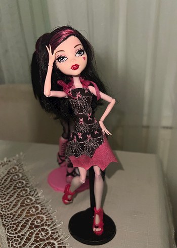 Monster high draculaura