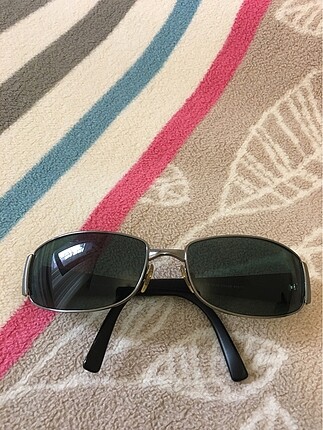 Ray-Ban güneş gözlüğü