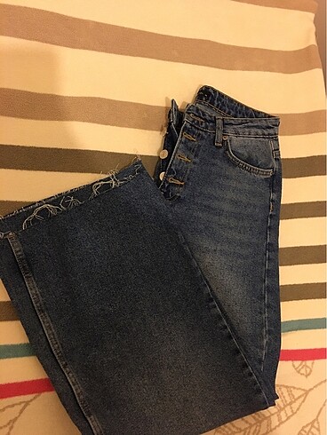 Trendyolmilla Paçası Kesikli Kot Pantolon