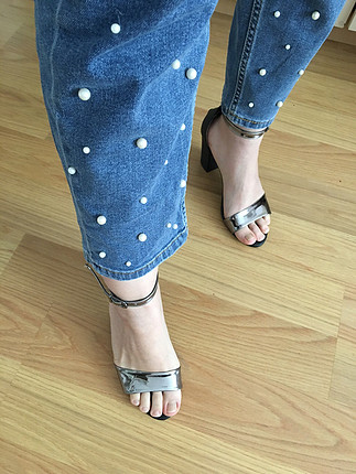 Diğer Zara model incili jean