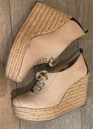 37 Beden Ninewest dolgu topuk hasir ayakkabi