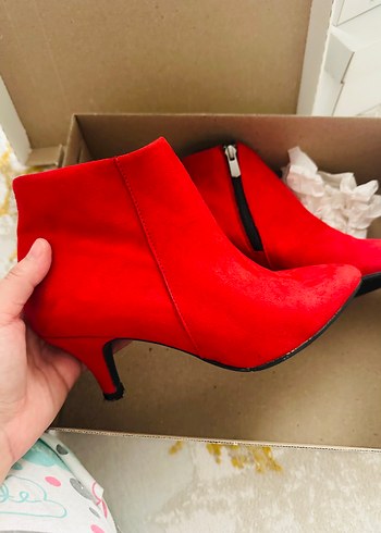 Kırmızı Süet Stiletto Topuklu Kadın Bot