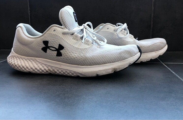 UNDER ARMOUR