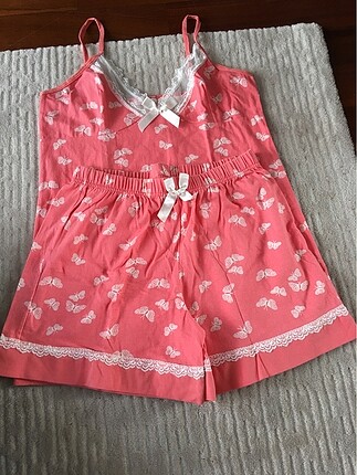Şortlu pijama takımı