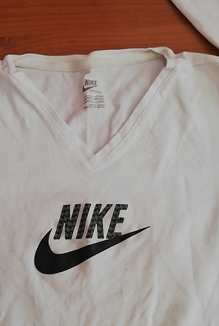  Nike V yaka tişört