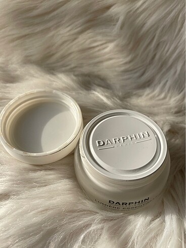 Beden Darphin Lumiere Essentiel Cream 50 ml