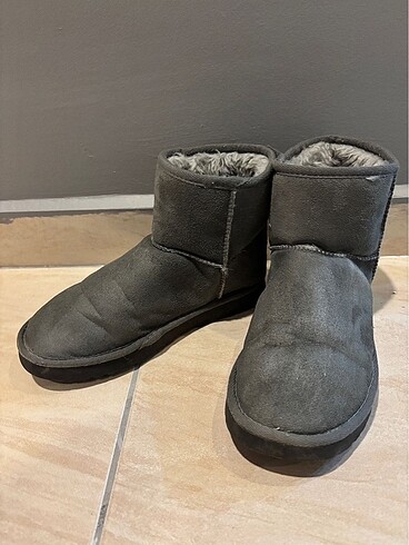 39 Beden Temiz Gri Ugg Bot
