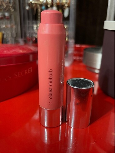  Beden Clinique Chubby Stick 02 Robust Rhubarb