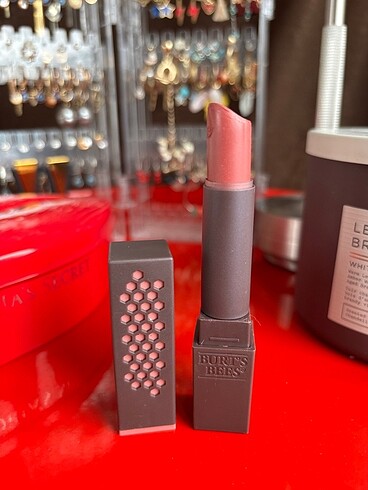 Burt's Bees Glossy Lipstick 501 Blush Basin
