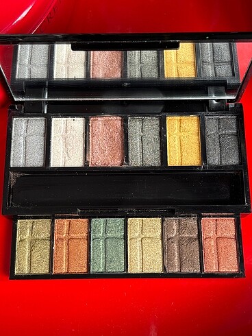 Beden Renk Bobbi Brown Sandstone Far Paleti