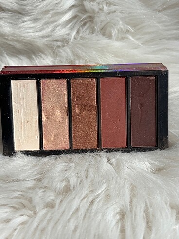 Beden Bobbi Brown Fever Dream Eye Shadow Palet